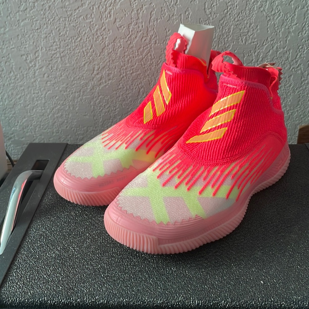 Adidas next level women’s 8.5